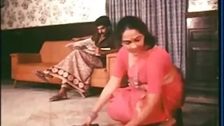 ડિલ્ડો સાથે તાલીમ લીધા પછી લેસ્બિયન કેરસમાં આવો. ગુજરાતી બીપી સેક્સ